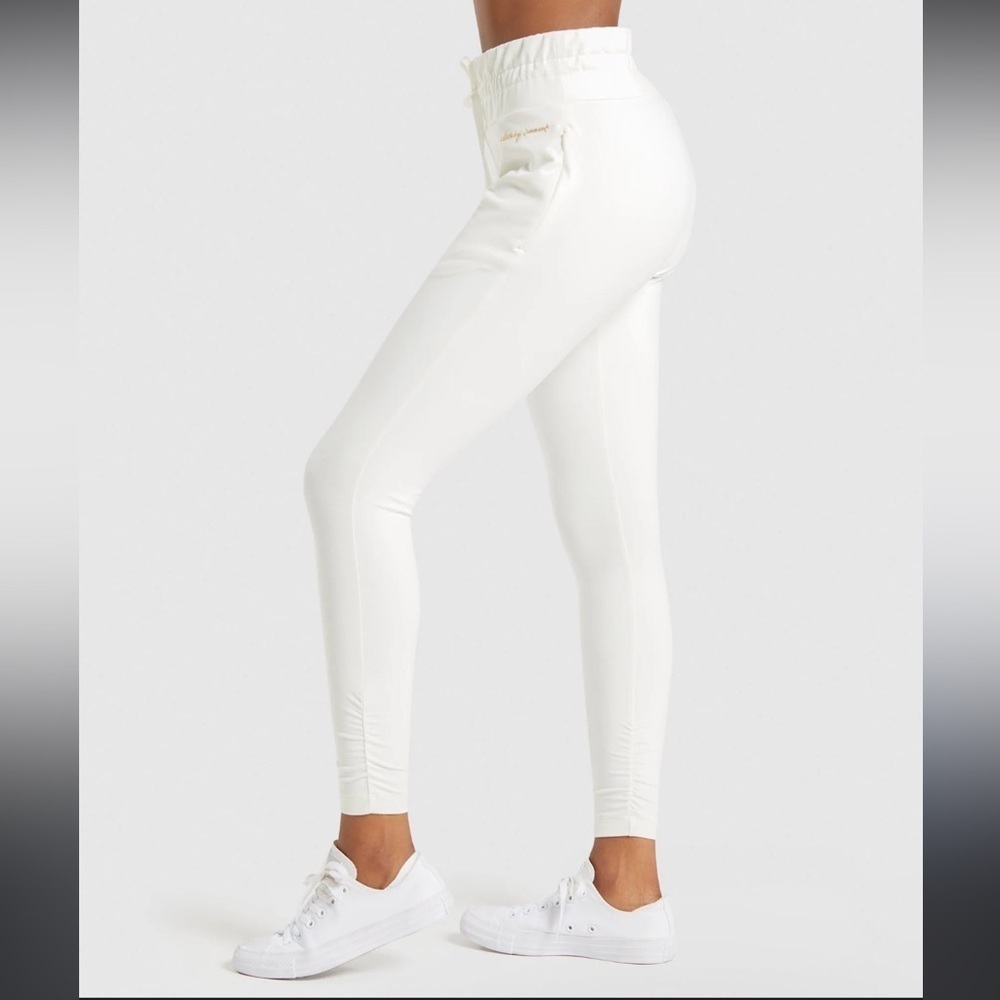 Gym Shark Whitney Simmons Ivory Tapered Athletic
Sweats Stretch Womens SZ. M - Picture 4 of 15